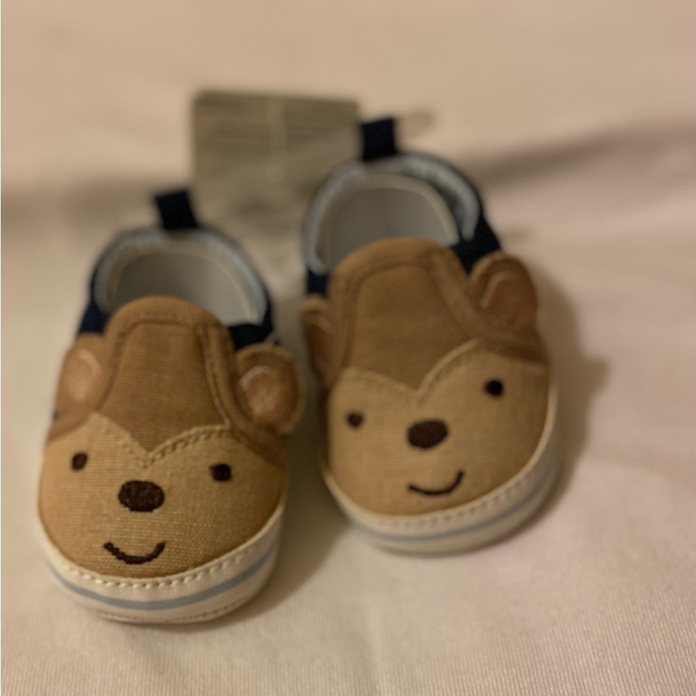 brand NEW carters NEWBORN baby BOOTIES 💙🫄🧸 - Picture 4 of 5